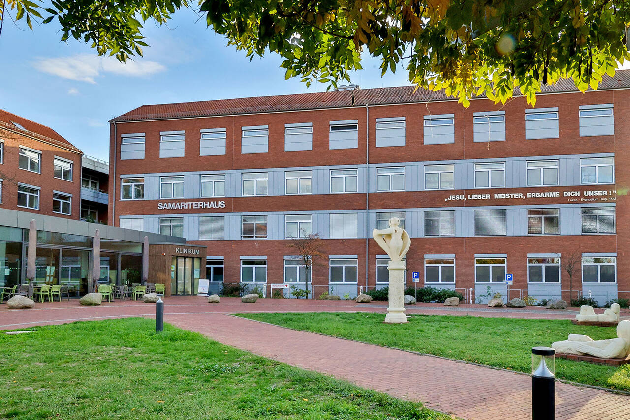 Blick auf das Klinikum der Pfeifferschen Stiftungen in Magdeburg-Cracau