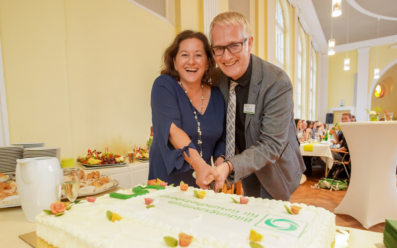 Christina Heinze und Mike Drube, Geschäftsführer des Bildungszentrums